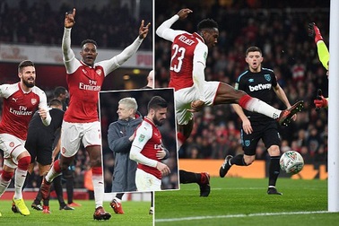 "Chân gỗ" Welbeck giúp Arsenal vào bán kết League Cup