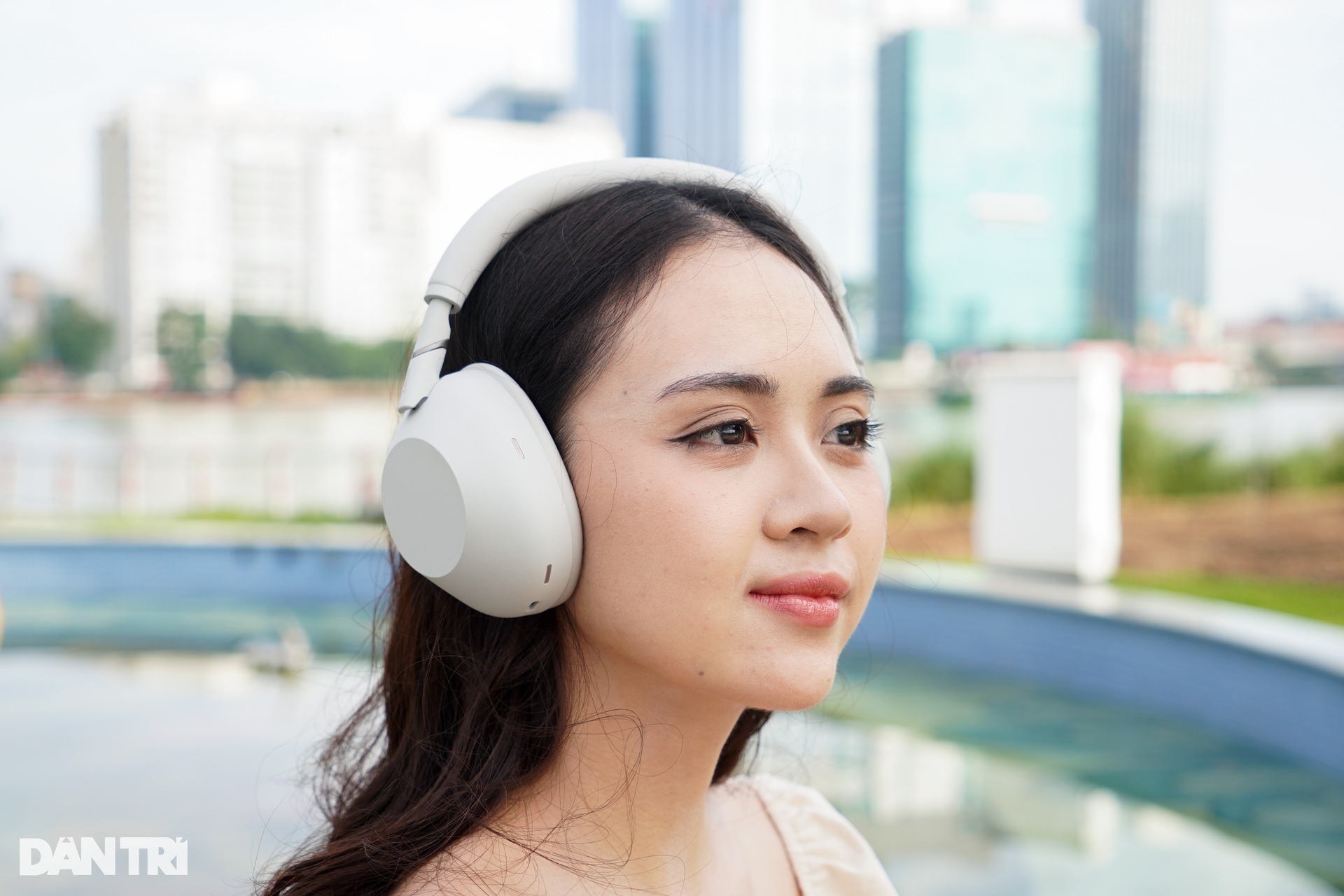 Trải nghiệm Sony WH-1000XM6: Đối thủ của Apple AirPods Max - 23
