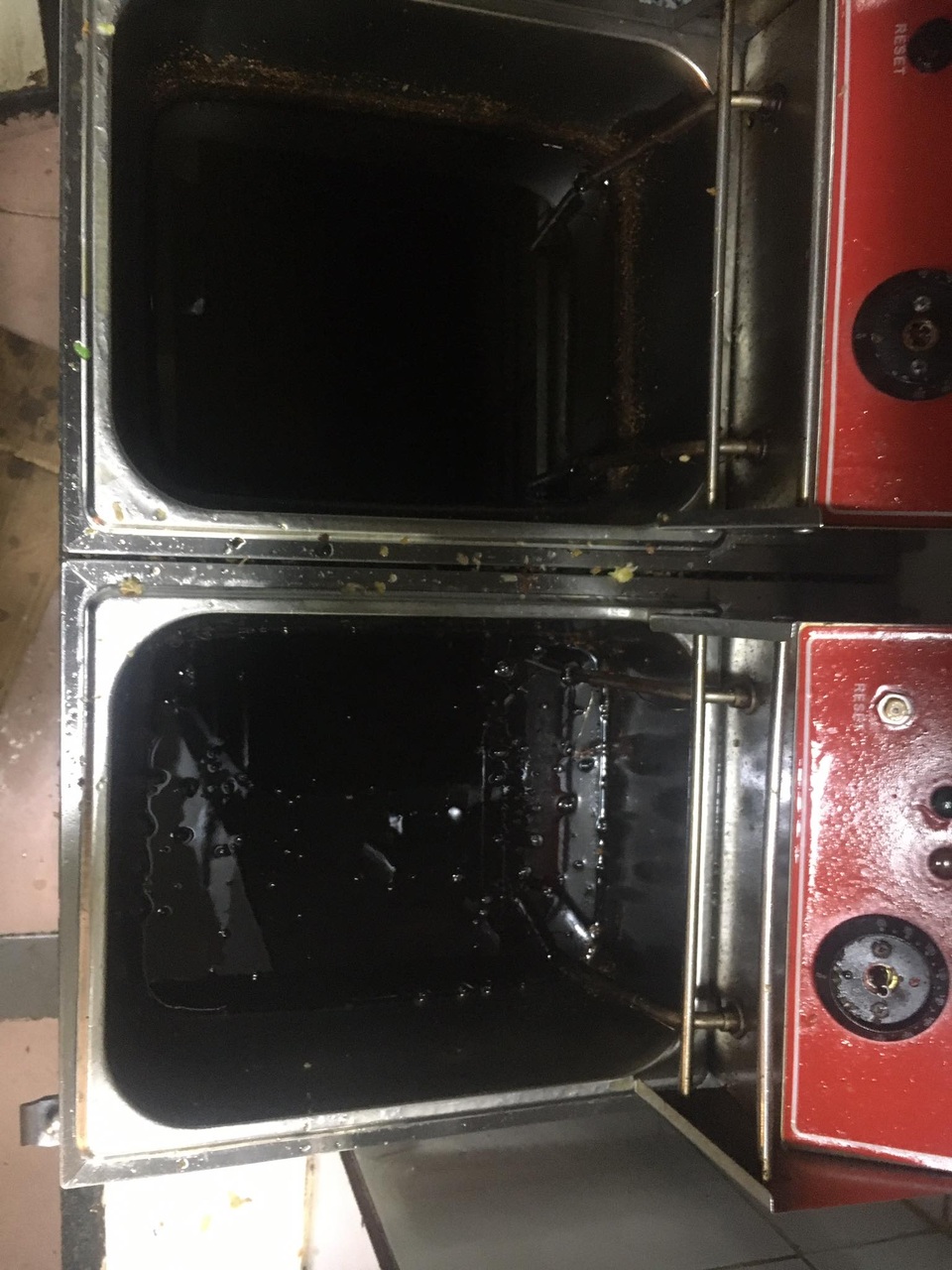 Đổ tiền triệu xuống cống, nửa năm sau hốt hoảng vì khách sạn 5 sao gom mua - 1 Đổ tiền triệu xuống cống, nửa năm sau hốt hoảng vì khách sạn 5 sao gom mua - 1