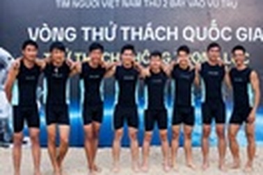 Ứng viên phi hành gia chinh phục Thử thách thể lực liên hoàn