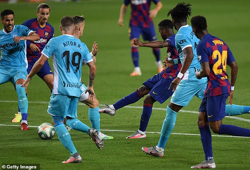 Messi ghi bàn, Barcelona tiếp tục tạo cách biệt 5 điểm với Real Madrid - 4 Messi ghi bàn, Barcelona tiếp tục tạo cách biệt 5 điểm với Real Madrid - 4