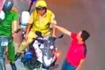 Bí ẩn chiếc thẻ thanh tra xây dựng của người bị CSGT khống chế ở TPHCM