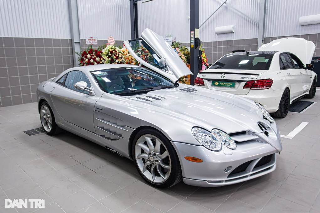 Cận cảnh mũi tên bạc Mercedes-Benz SLR McLaren độc nhất Việt Nam - 3 Cận cảnh mũi tên bạc Mercedes-Benz SLR McLaren độc nhất Việt Nam - 3