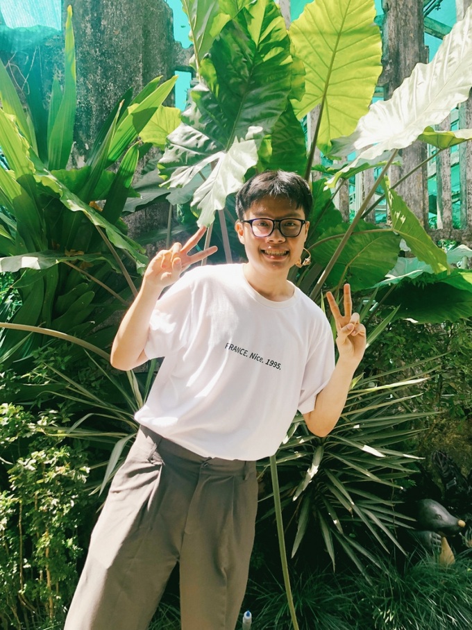 Nguyễn Phú Thịnh giữ cân bằng giữa cuộc sống và công việc học tập bằng cách dành thời gian cho những sở thích như ăn uống, xem phim, hay học thiết kế đồ họa và ngoại ngữ.