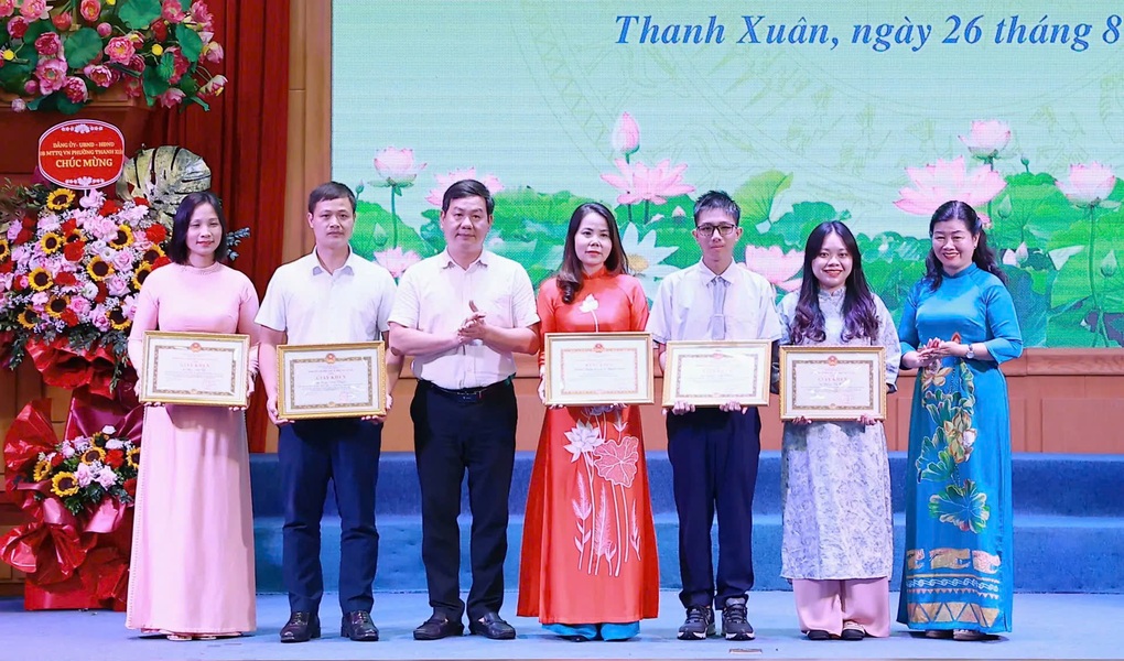 Phường Thanh Xuân tổ chức hội nghị triển khai nhiệm vụ năm học 2025-2026 - 2 Phường Thanh Xuân tổ chức hội nghị triển khai nhiệm vụ năm học 2025-2026 - 2