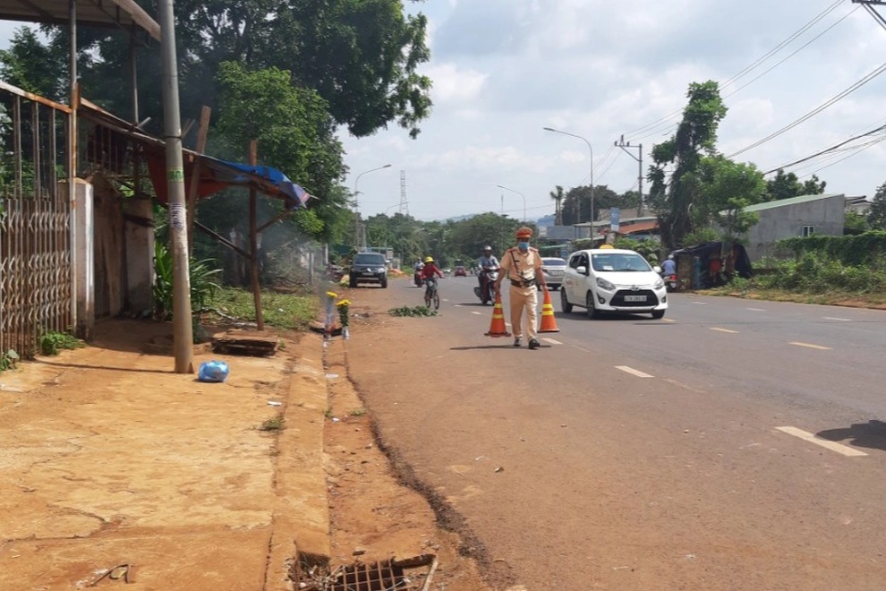 Tạm giữ 12 đối tượng trong vụ án mạng khiến một học sinh tử vong - 1 Tạm giữ 12 đối tượng trong vụ án mạng khiến một học sinh tử vong - 1