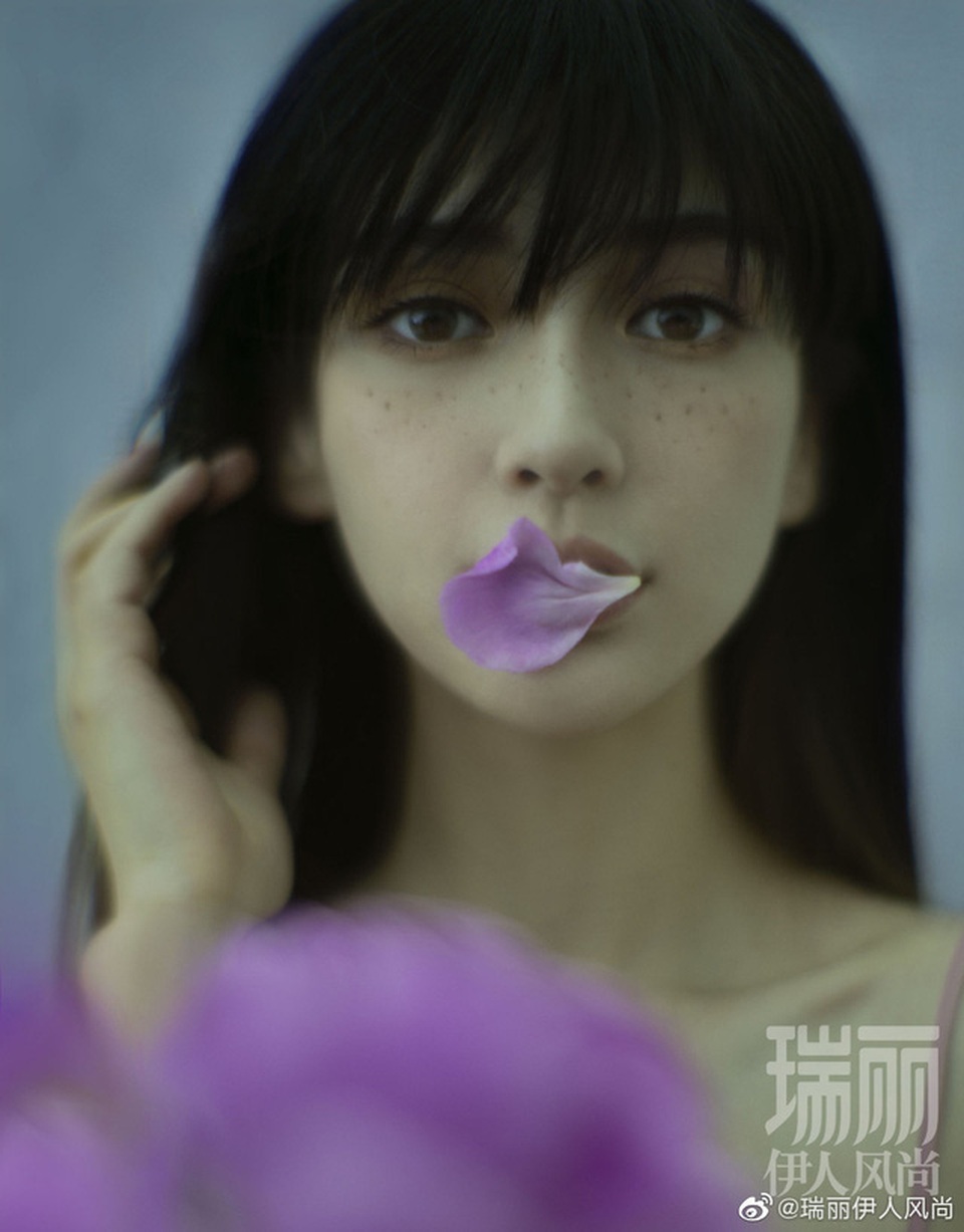 Angelababy lộ thân hình gầy gò đáng báo động - 8 Angelababy lộ thân hình gầy gò đáng báo động - 8