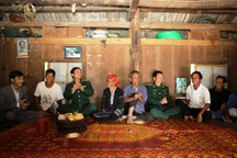 Xuân hạnh phúc của những "người vô danh" vừa được nhập quốc tịch Việt