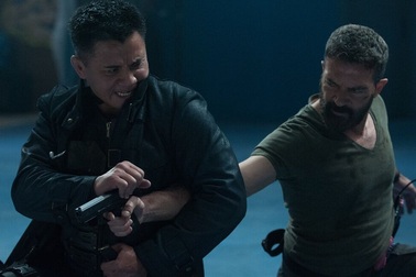 Cung Lê đấu với tài tử “Mặt nạ Zorro” trong phim mới