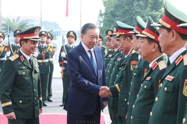 Tổng Bí thư, Chủ tịch nước Tô Lâm dự Lễ kỷ niệm 80 năm Ngày truyền thống Lực lượng vũ trang Quân khu 2