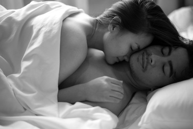 Ngọc Lan - Thanh Bình tung ảnh gợi cảm ngọt ngào trước lễ hỏi