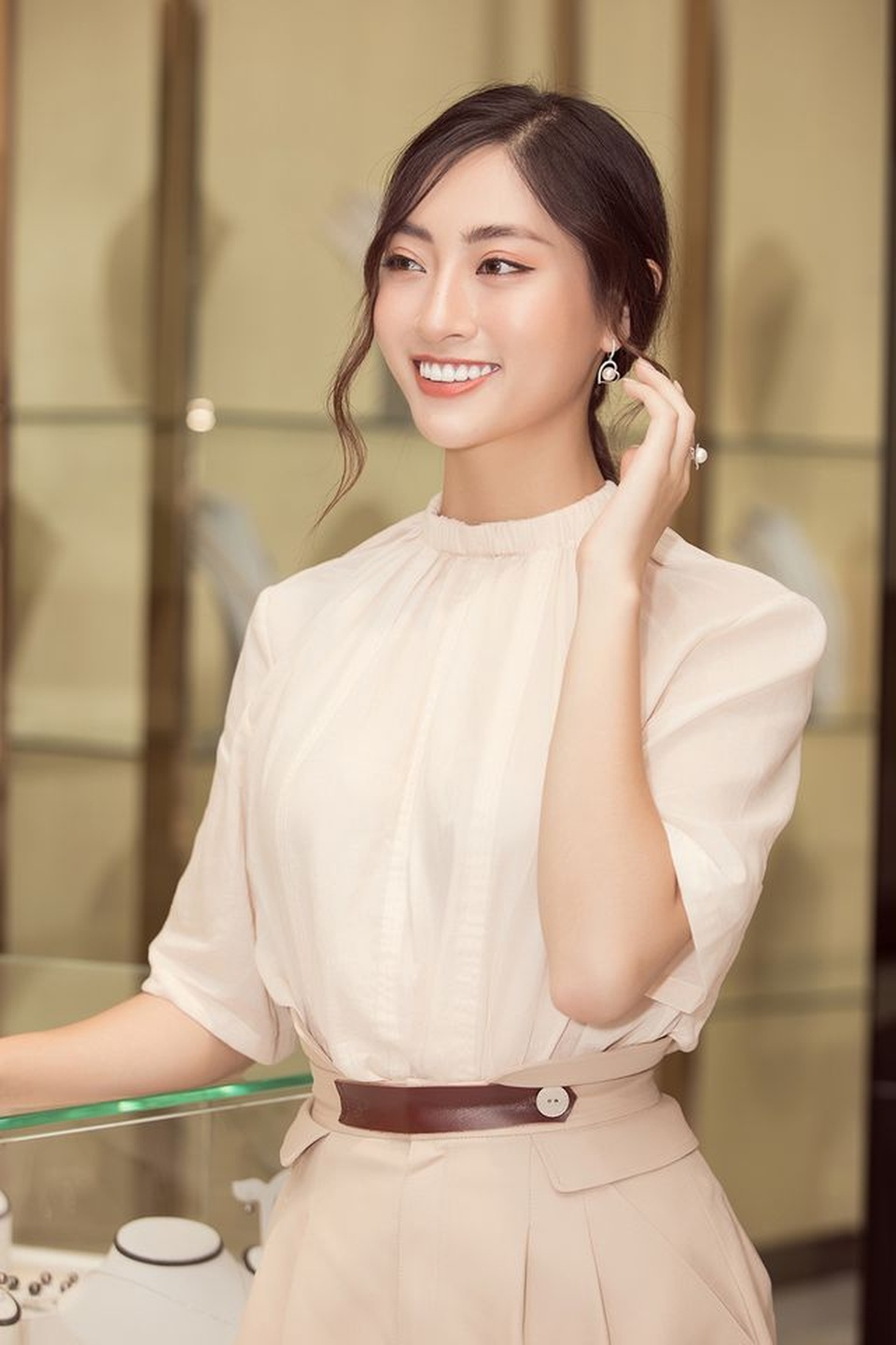 Nhìn lại hành trình Lương Thùy Linh vào Top 12 Hoa hậu Thế giới - 13 Nhìn lại hành trình Lương Thùy Linh vào Top 12 Hoa hậu Thế giới - 13