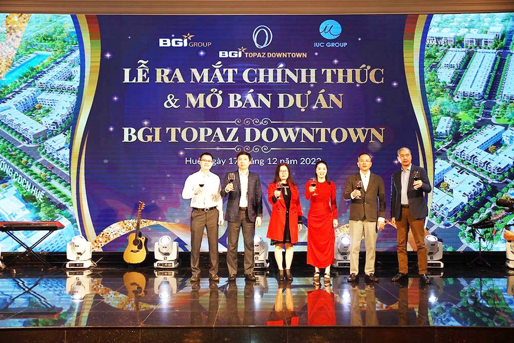 Hàng trăm khách hàng tham dự sự kiện mở bán dự án BGI Topaz Downtown tại Huế - 3 Hàng trăm khách hàng tham dự sự kiện mở bán dự án BGI Topaz Downtown tại Huế - 3