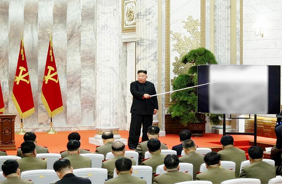 Vừa tái xuất, ông Kim Jong-un thăng hàm cho tướng hạt nhân - 1 Vừa tái xuất, ông Kim Jong-un thăng hàm cho tướng hạt nhân - 1