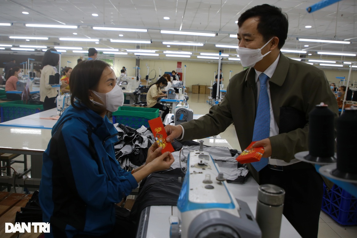 Đầu năm, doanh nghiệp may đỏ mắt tìm lao động - 5 Đầu năm, doanh nghiệp may đỏ mắt tìm lao động - 5