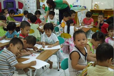 Cho trẻ học chữ trước khi vào lớp 1: Nên hay không? 