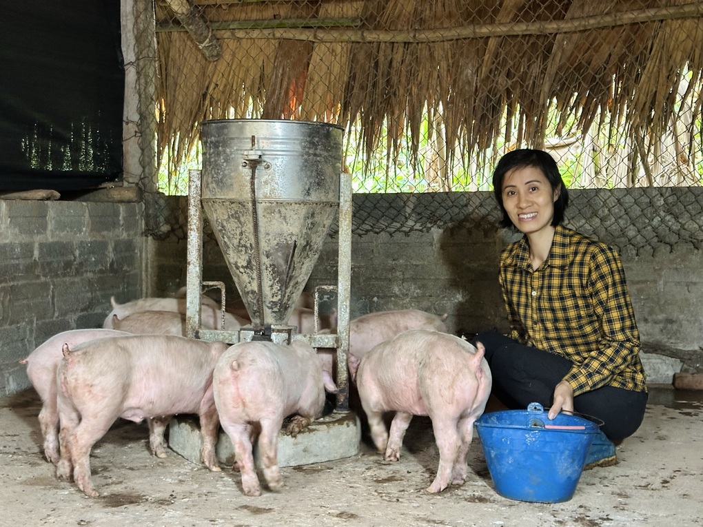 Nụ cười giản dị của người phụ nữ gánh cả bầu trời - 3 Nụ cười giản dị của người phụ nữ gánh cả bầu trời - 3