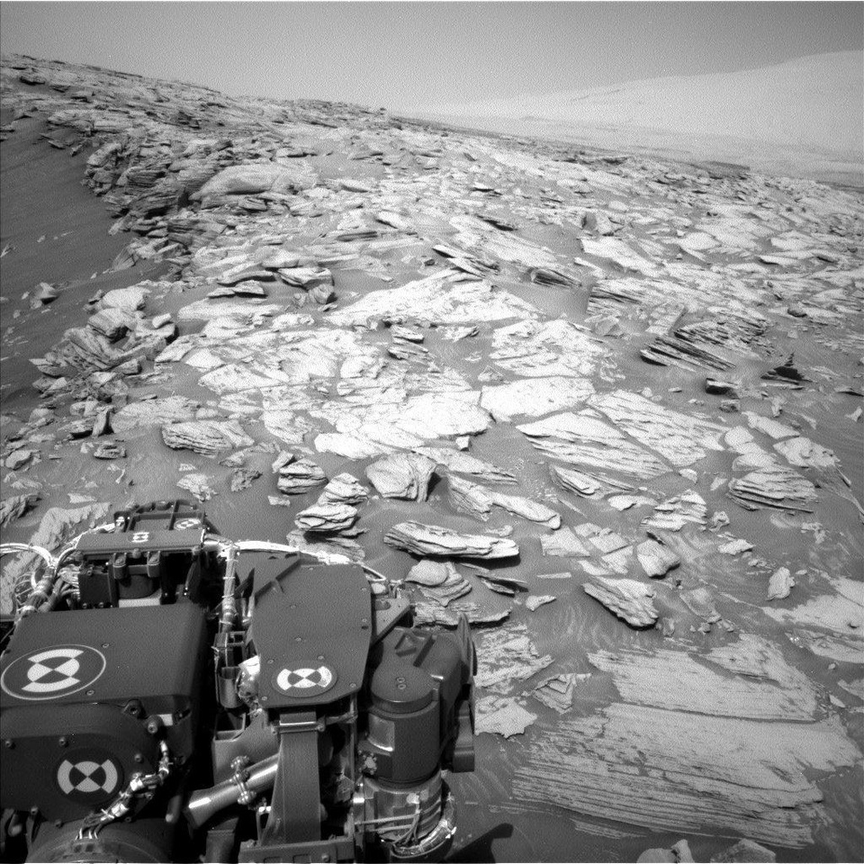 Những hình ảnh “tự sướng” mới của Rover Curiosity trên sao Hỏa - 2 Những hình ảnh “tự sướng” mới của Rover Curiosity trên sao Hỏa - 2