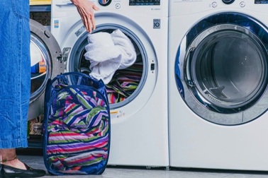 Chọn máy sấy hay tủ sấy trong những ngày mưa ẩm?