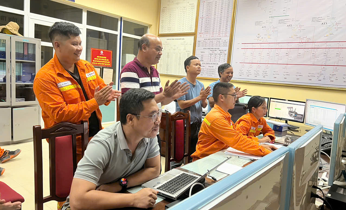 Đóng điện thành công Dự án nâng công suất trạm biến áp 500kV Việt Trì - 1