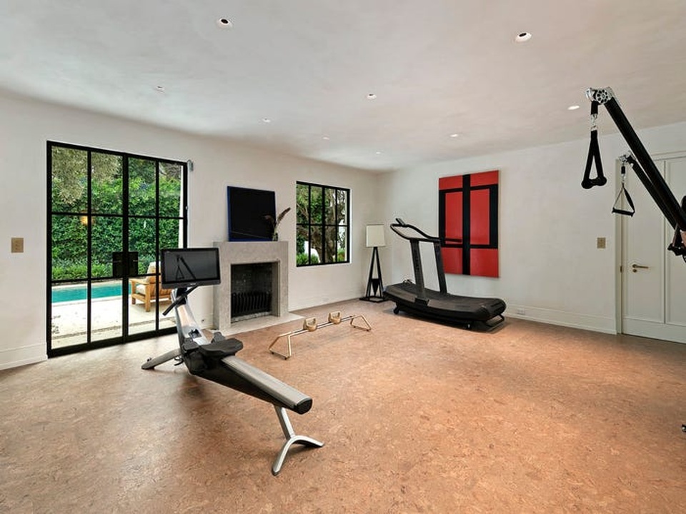 Bên trong căn biệt thự xa hoa hơn 43 triệu USD của cựu CEO Uber - 18 Bên trong căn biệt thự xa hoa hơn 43 triệu USD của cựu CEO Uber - 18