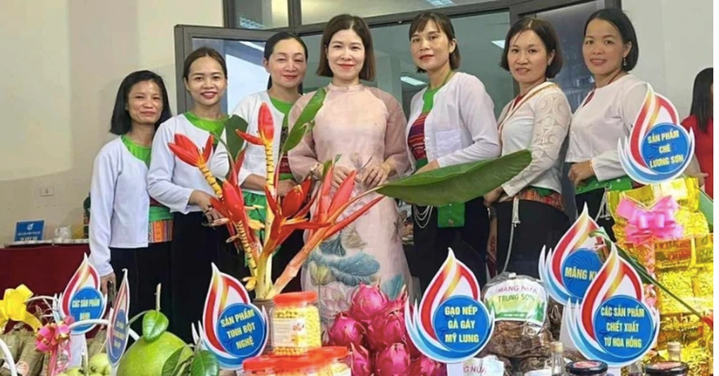 Biểu dương cá nhân, tập thể tiêu biểu trong công tác bình đẳng giới - 1 Biểu dương cá nhân, tập thể tiêu biểu trong công tác bình đẳng giới - 1