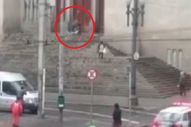 Cảnh sát Brazil bắn hạ kẻ bắt cóc con tin trước nhà thờ