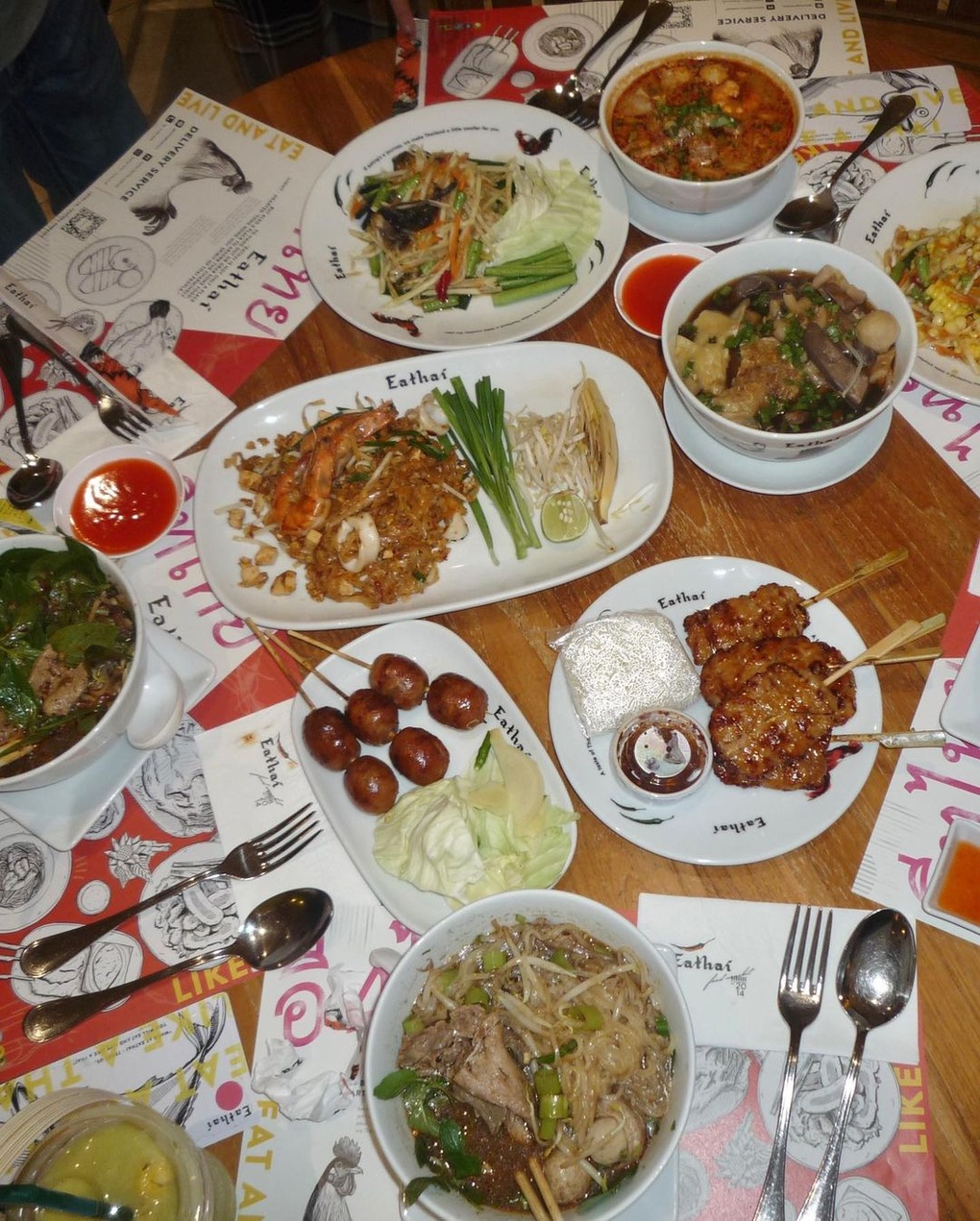 Kỳ Duyên - Minh Triệu ăn sạch Bangkok từ quán sang trọng đến vỉa hè - 4 Kỳ Duyên - Minh Triệu ăn sạch Bangkok từ quán sang trọng đến vỉa hè - 4