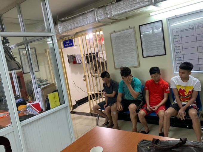 Hà Nội: Đột nhập quán bar, phát hiện nhiều thanh niên đang phê ma túy - Ảnh 1. Hà Nội: Đột nhập quán bar, phát hiện nhiều thanh niên đang phê ma túy - Ảnh 1.