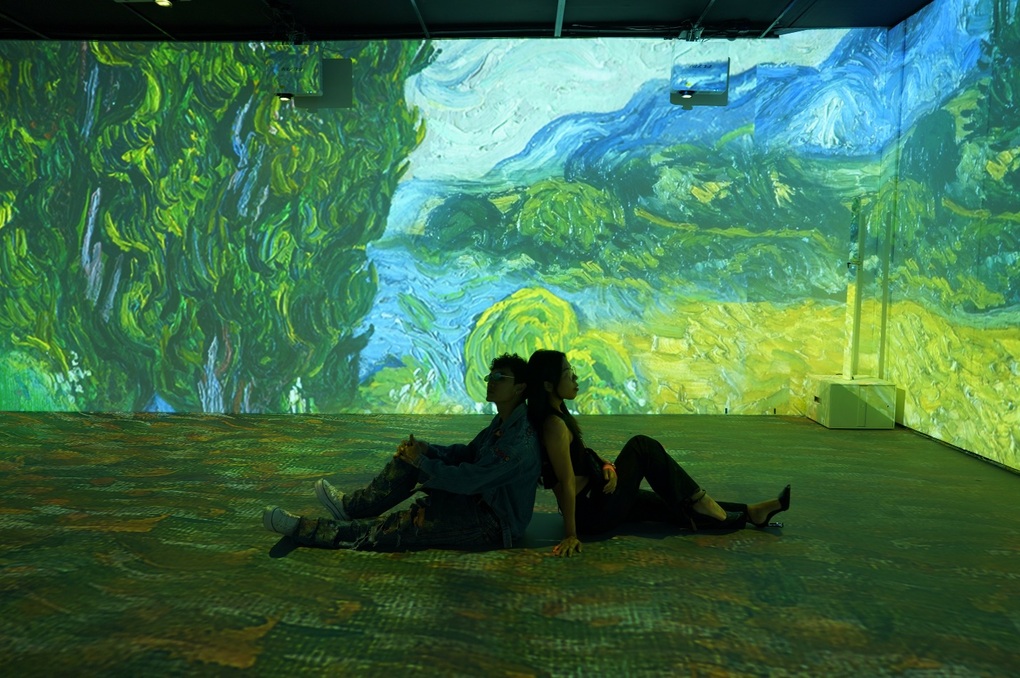 Van Gogh Art Lighting Experience: Triển lãm nghệ thuật kiểu mới hút người xem - 6