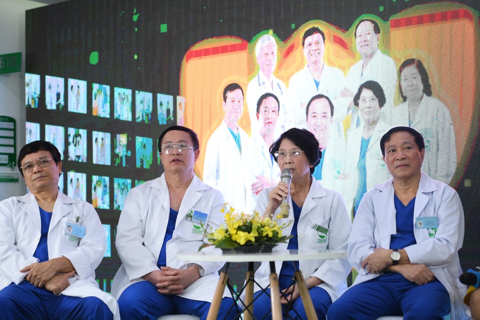 Giao lưu trực tuyến: Bác sĩ chuyên khoa giải đáp trực tiếp các vấn đề sức khỏe - 5 Giao lưu trực tuyến: Bác sĩ chuyên khoa giải đáp trực tiếp các vấn đề sức khỏe - 5