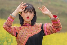 Hot girl ảnh thẻ dân tộc Giáy ngày càng xinh đẹp sau một năm nổi tiếng