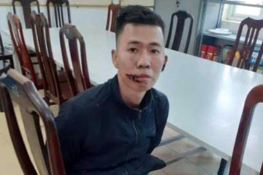 Hà Nội: Bắt nghi phạm vung dao chém bố mẹ đẻ thương vong