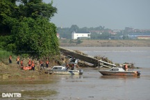 15 "người nhái" tinh nhuệ tìm kiếm 4 nạn nhân vụ sập cầu Phong Châu