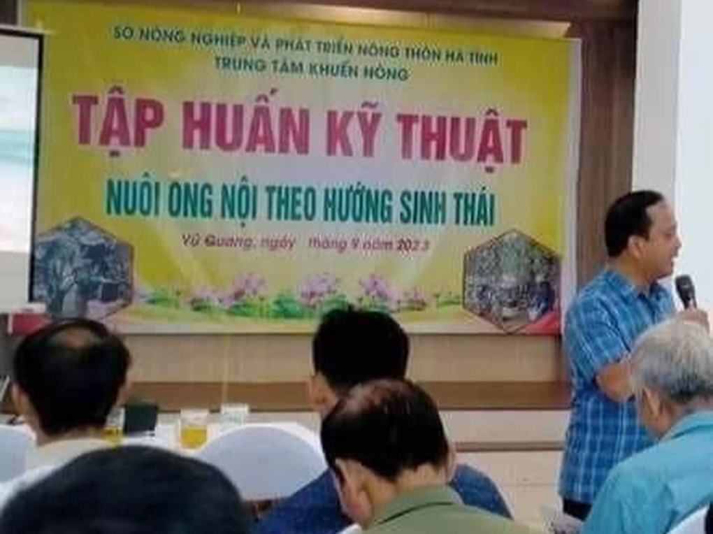 Tấm phông có chữ nuôi ông nội theo hướng sinh thái xôn xao mạng xã hội - 2