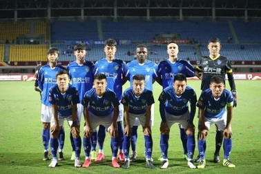 Cầu thủ Trung Quốc phải bán nhà trả nợ sau khi đội bóng tuyên bố giải thể