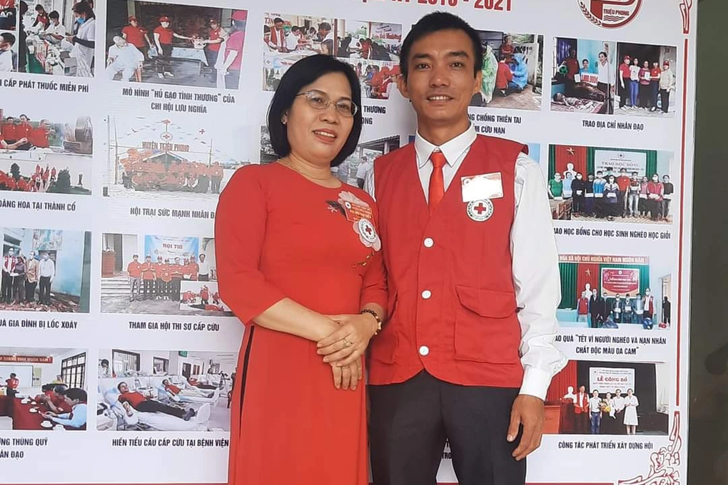 Thầy giáo trẻ 23 lần tham gia hiến máu nhân đạo, hết lòng với học sinh - 3 Thầy giáo trẻ 23 lần tham gia hiến máu nhân đạo, hết lòng với học sinh - 3