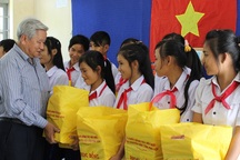 Phú Yên: Hơn 143 nghìn học sinh khó khăn được tiếp bước đến trường