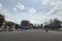 Quảng trường 1,4ha lộ diện sau phá bỏ tòa "Hàm cá mập"