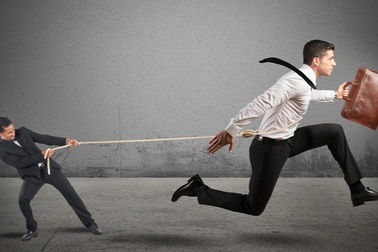 Lúc khủng hoảng, doanh nghiệp lo nhân viên "dứt áo ra đi"