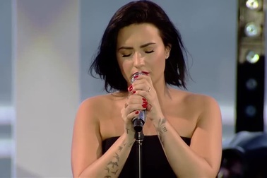 Demi Lovato - Skyscraper