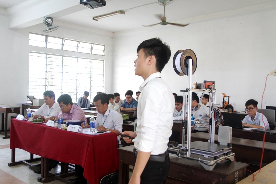 Vừa bảo vệ khóa luận, sinh viên được doanh nghiệp tuyển dụng ngay - 1 Vừa bảo vệ khóa luận, sinh viên được doanh nghiệp tuyển dụng ngay - 1