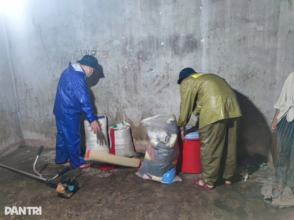 Mưa to, gió lớn, nhiều xã mất điện, nguy cơ sạt lở cao ở Bắc Tây Nguyên - 2 Mưa to, gió lớn, nhiều xã mất điện, nguy cơ sạt lở cao ở Bắc Tây Nguyên - 2