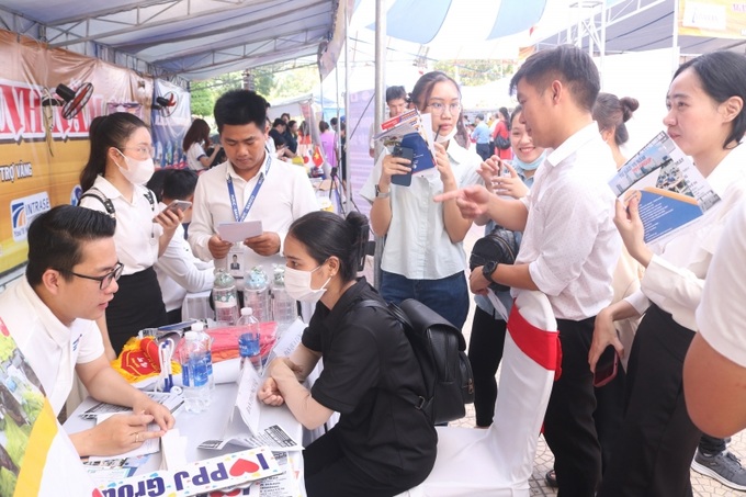 Tư vấn giới thiệu việc làm, xuất khẩu lao động tại Thừa Thiên Huế