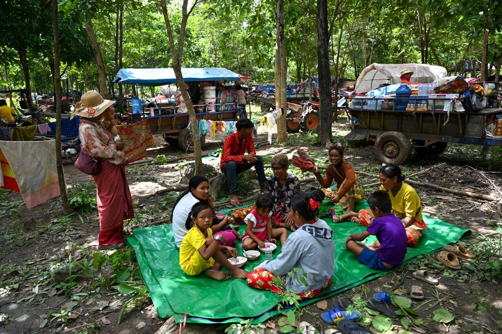 Tâm trạng của dân thường Thái Lan, Campuchia khi xung đột nổ ra - 2 Tâm trạng của dân thường Thái Lan, Campuchia khi xung đột nổ ra - 2
