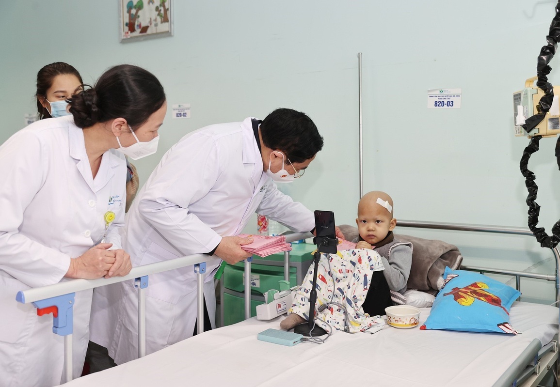 Thủ tướng: Khẩn trương điều tra xét xử vụ án tại Cục Lãnh sự, Bộ Ngoại giao - 5 Thủ tướng: Khẩn trương điều tra xét xử vụ án tại Cục Lãnh sự, Bộ Ngoại giao - 5