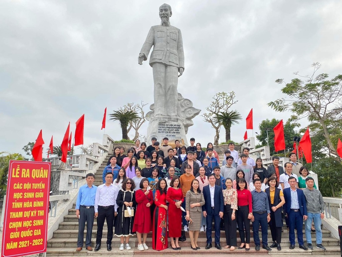 Học sinh dân tộc thiểu số nối dài bảng vàng Học sinh giỏi quốc gia - 1 Học sinh dân tộc thiểu số nối dài bảng vàng Học sinh giỏi quốc gia - 1