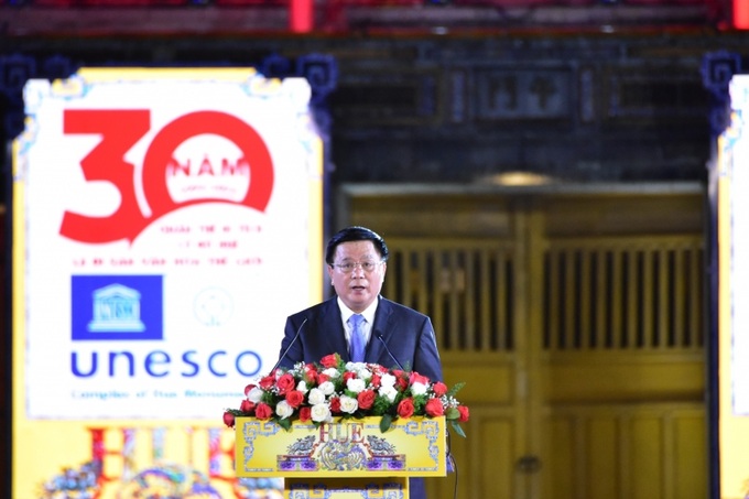 Ông Nguyễn Xuân Thắng, Ủy viên Bộ Chính trị, Giám đốc Học viện Chính trị quốc gia Hồ Chí Minh phát biểu tại chương trình kỷ niệm