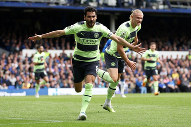 Arsenal "đầu hàng", Man City chờ ngày vô địch Premier League