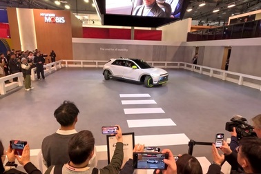 Xem xe Hyundai "diễn xiếc" tại CES 2024